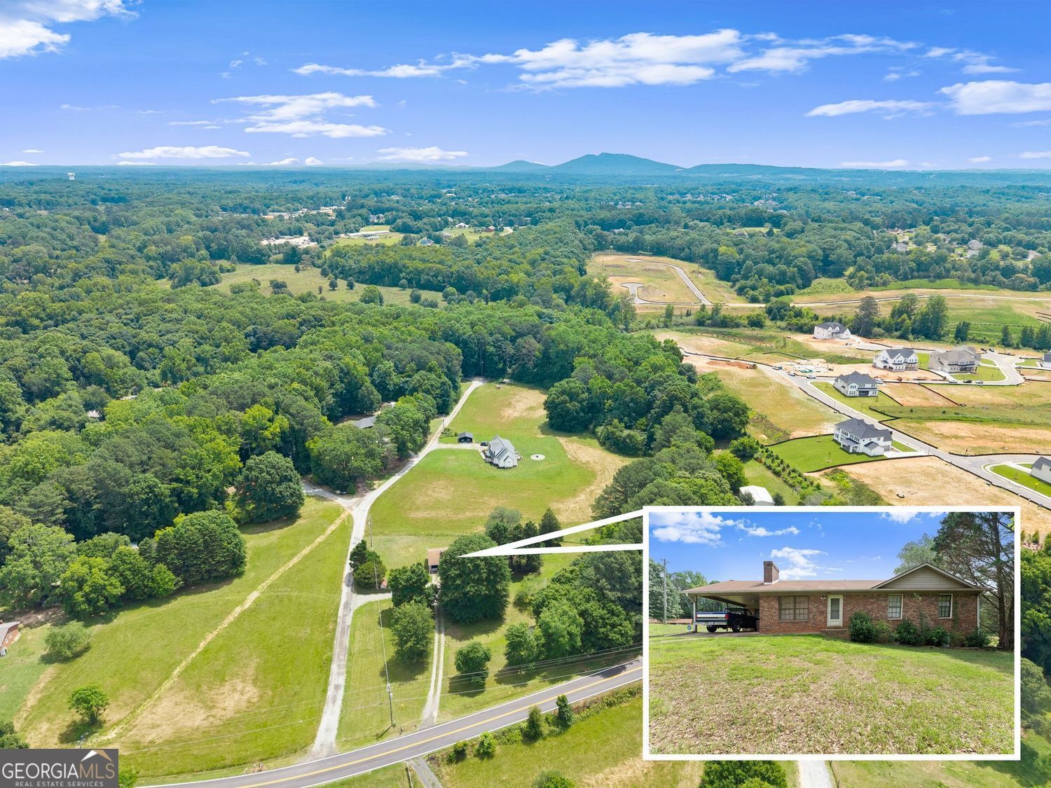 5590 Howard Road Property Photo 2