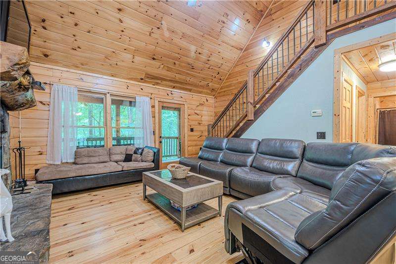 213 Moonshine Hollow Property Photo 4