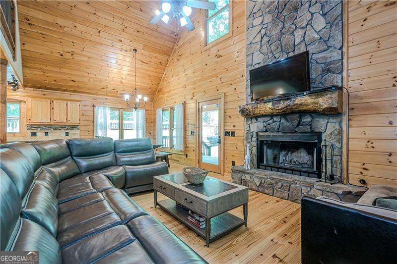 213 Moonshine Hollow Property Photo 5