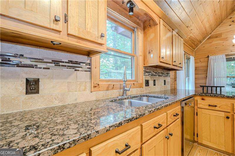 213 Moonshine Hollow Property Photo 14