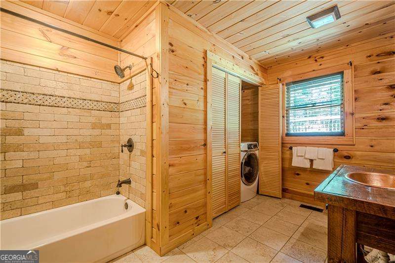 213 Moonshine Hollow Property Photo 17