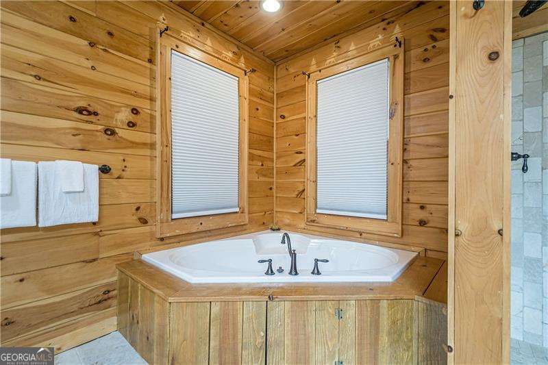 213 Moonshine Hollow Property Photo 28