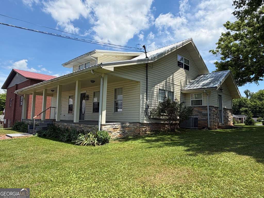 17 Town Square Road Property Photo 10