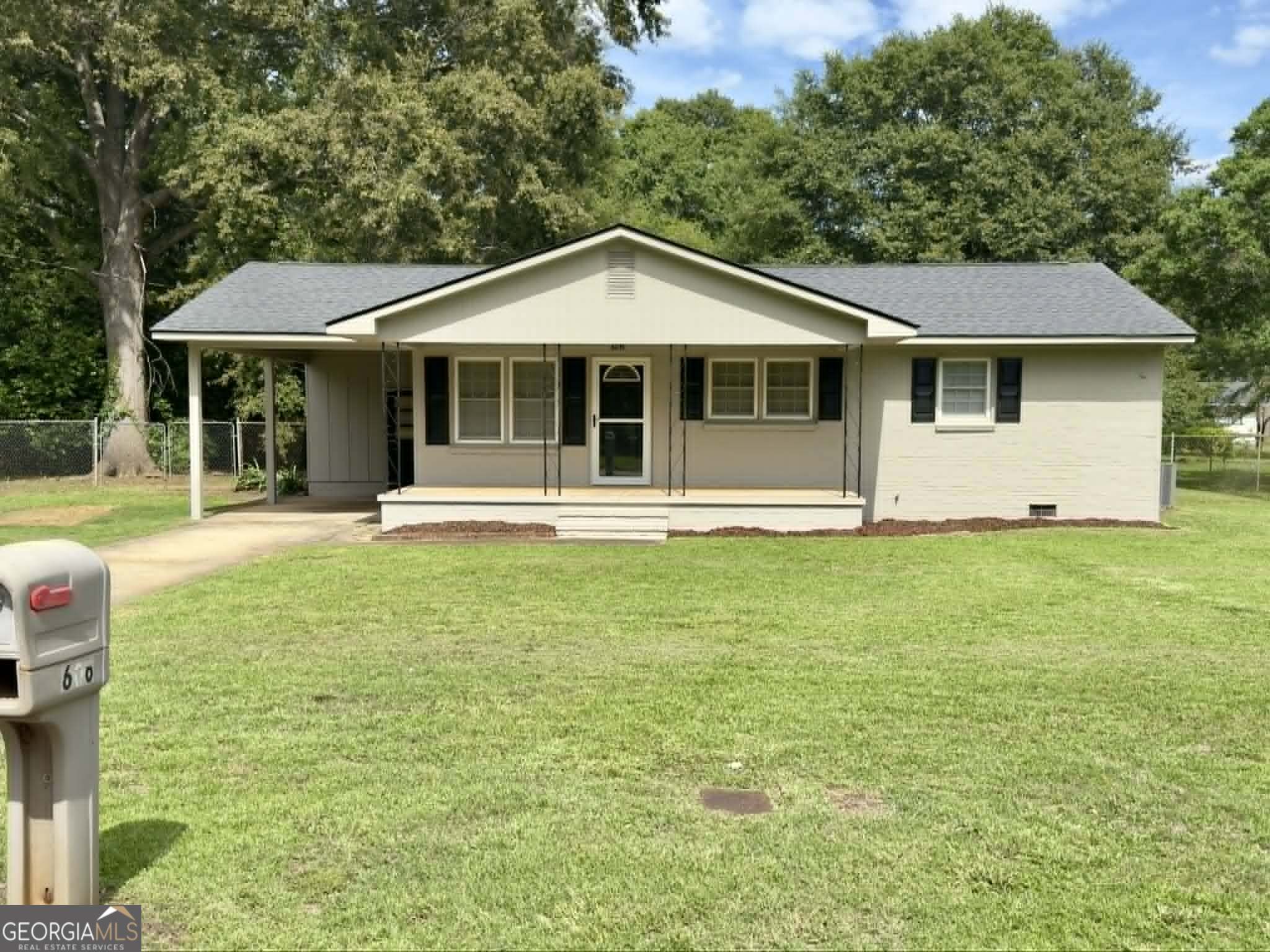 606 Chamlee Drive Property Photo 2