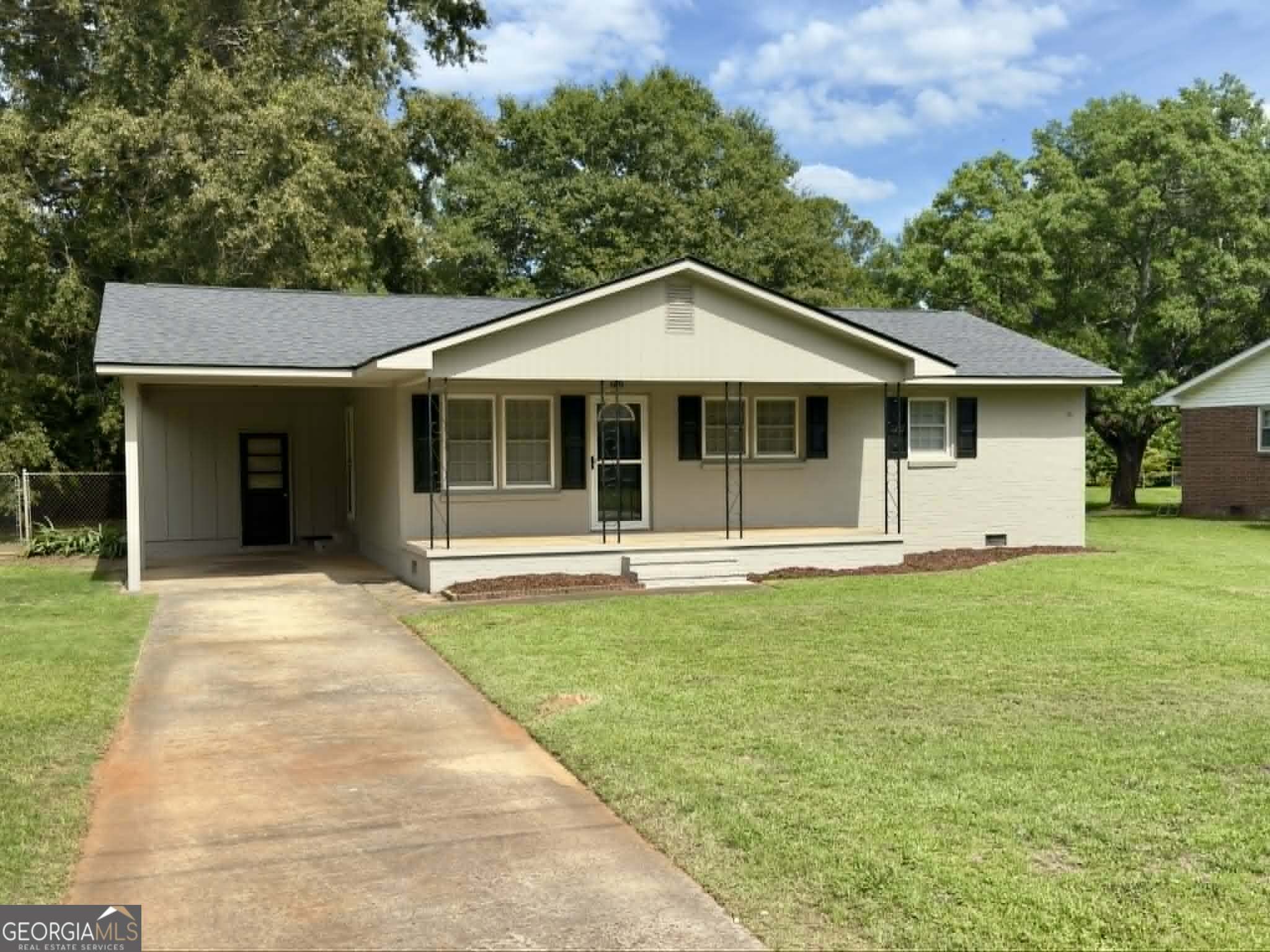 606 Chamlee Drive Property Photo 3