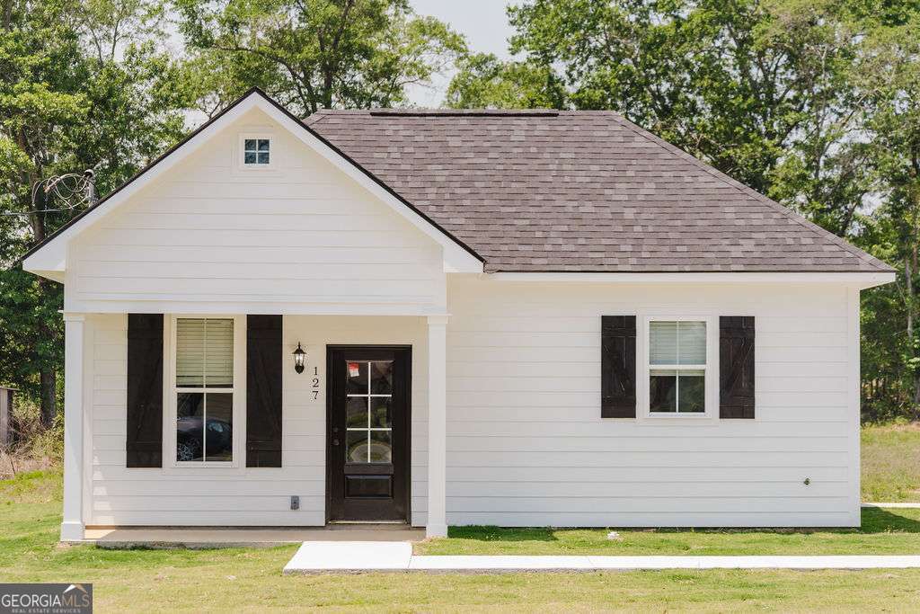 110 Pine Point Circle Property Photo 2