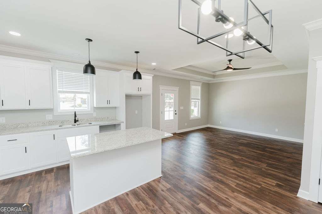 110 Pine Point Circle Property Photo 3