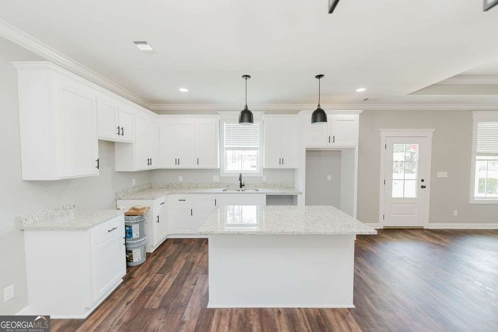110 Pine Point Circle Property Photo 4