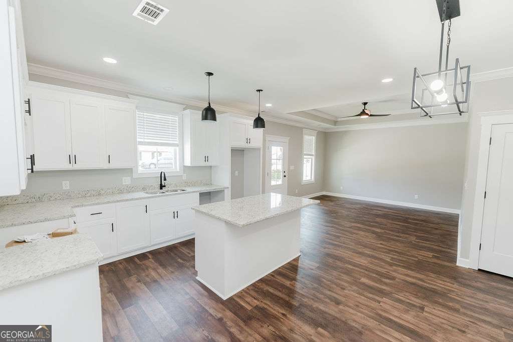 110 Pine Point Circle Property Photo 6