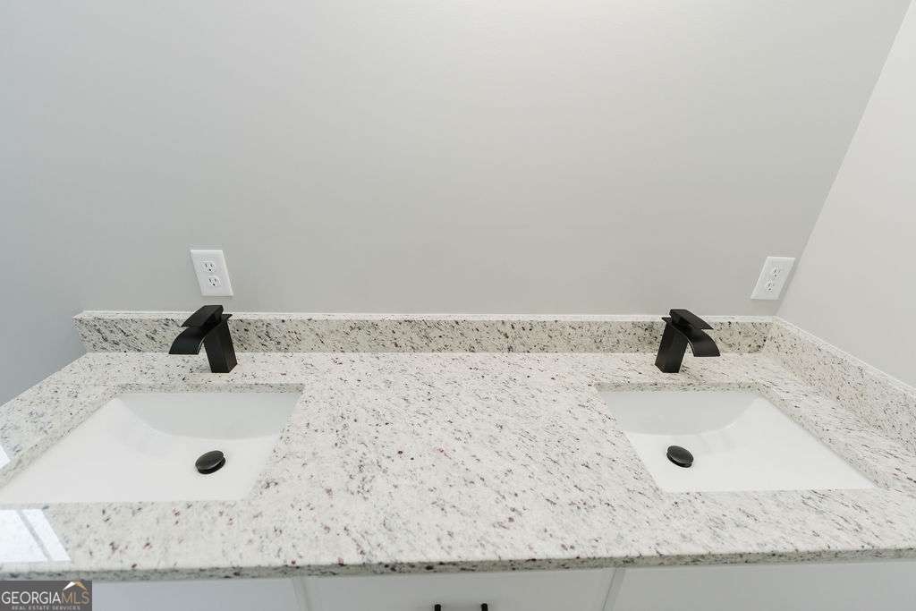 110 Pine Point Circle Property Photo 18