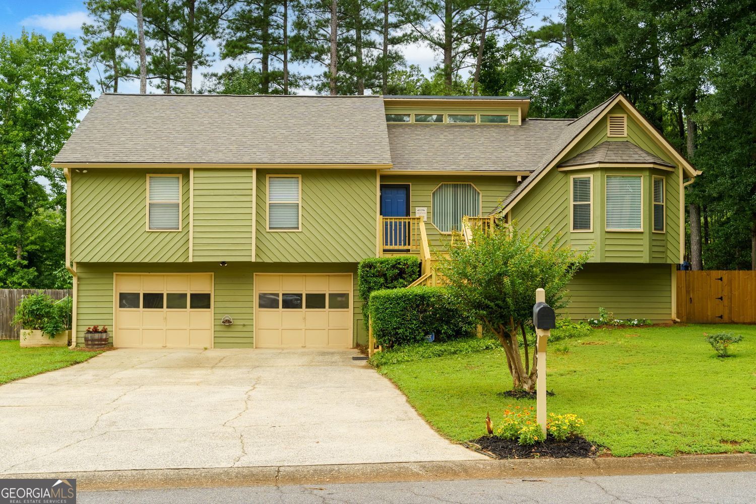 2075 Arrowhead Trail Property Photo 1