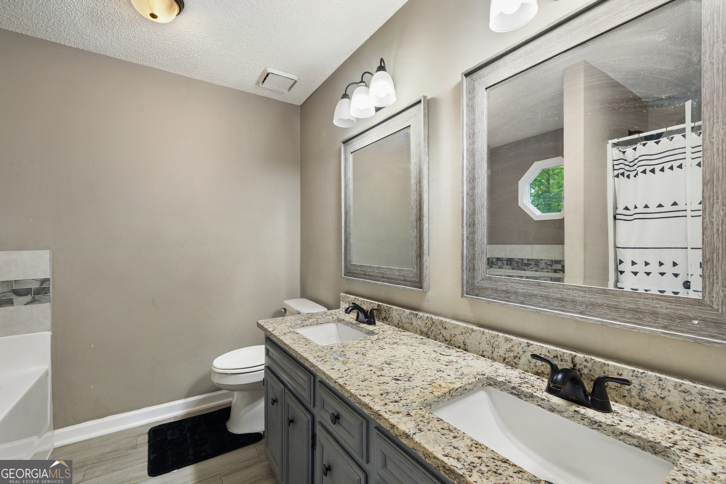 2055 Greentree Parkway Property Photo 11