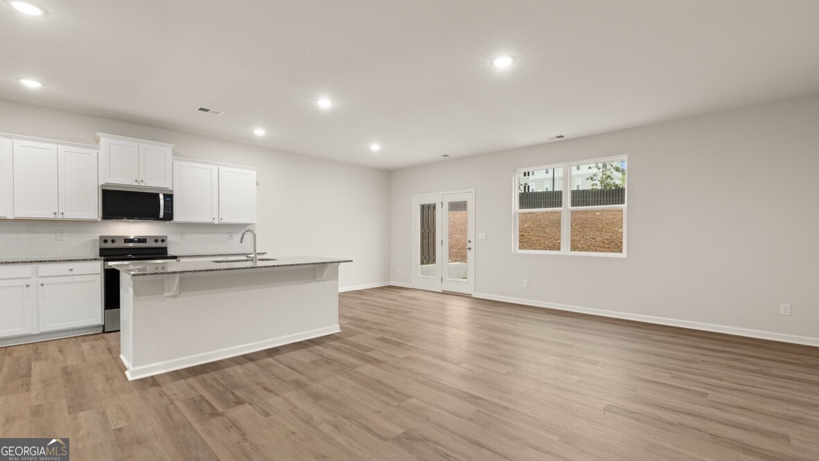2346 Carlton Parkway Property Photo 3
