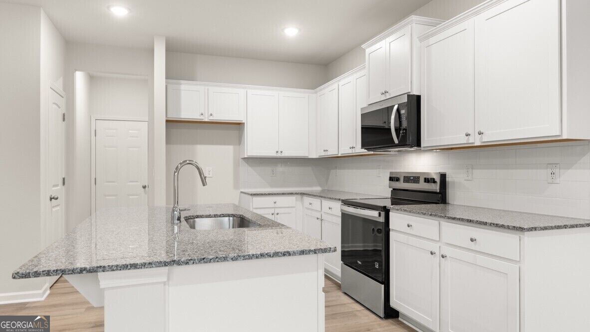 2354 Carlton Parkway Property Photo 8