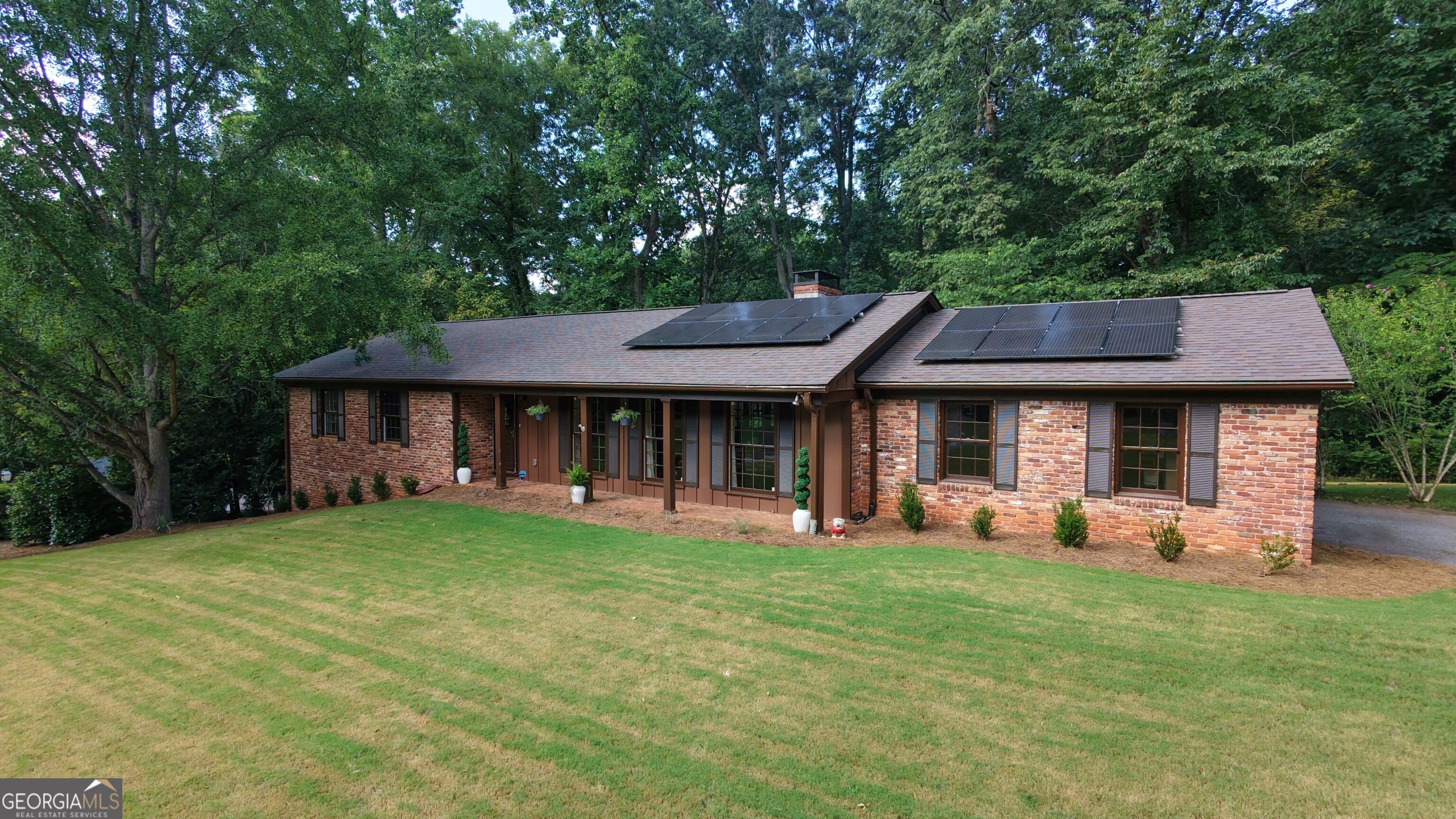 750 Glenwood Drive Property Photo 1