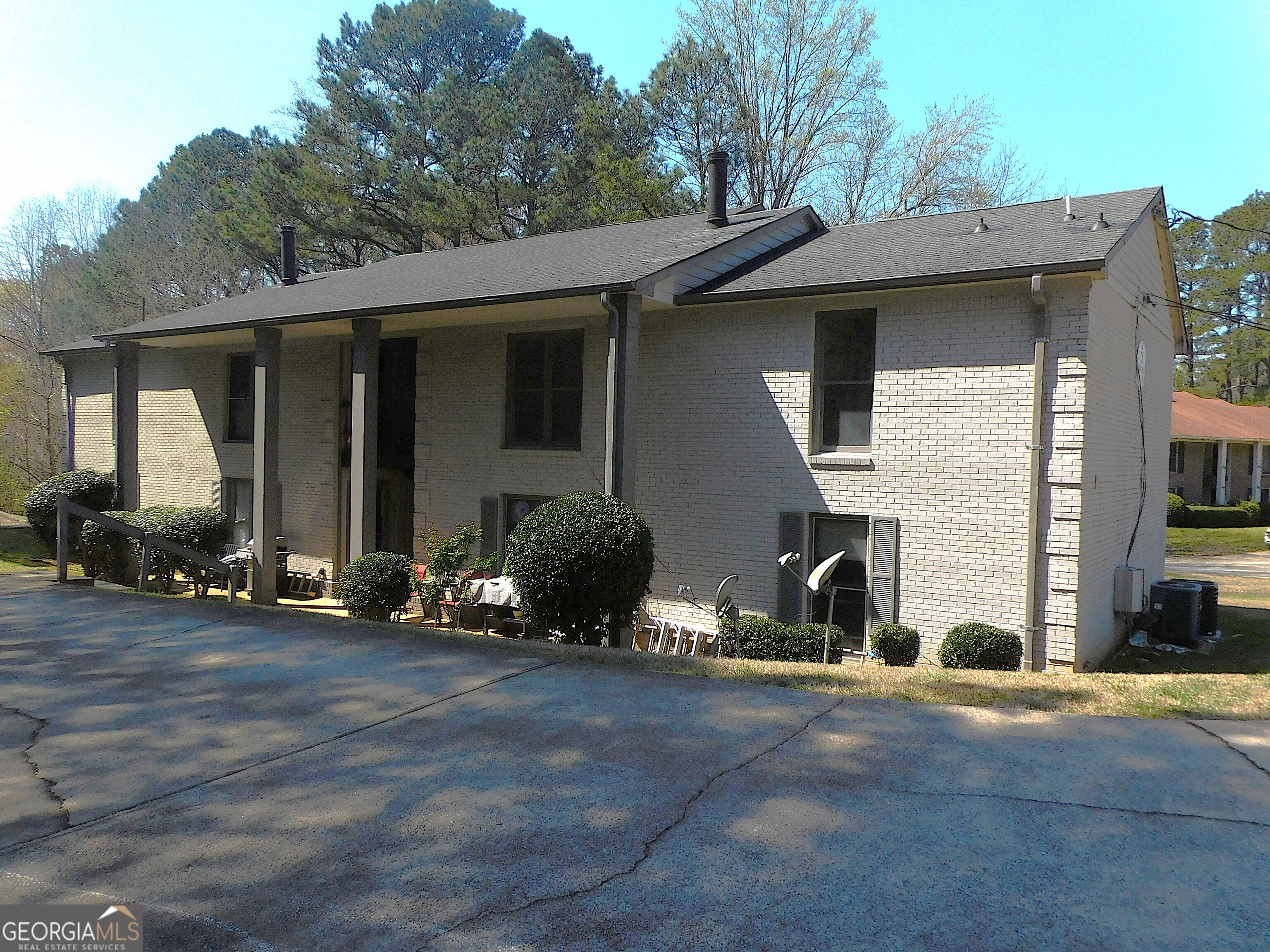1286 Britain Drive Property Photo 2