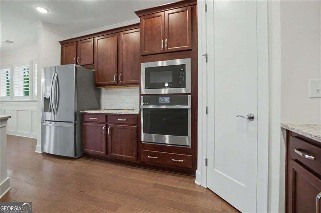 226 Floral Valley Drive Property Photo 10