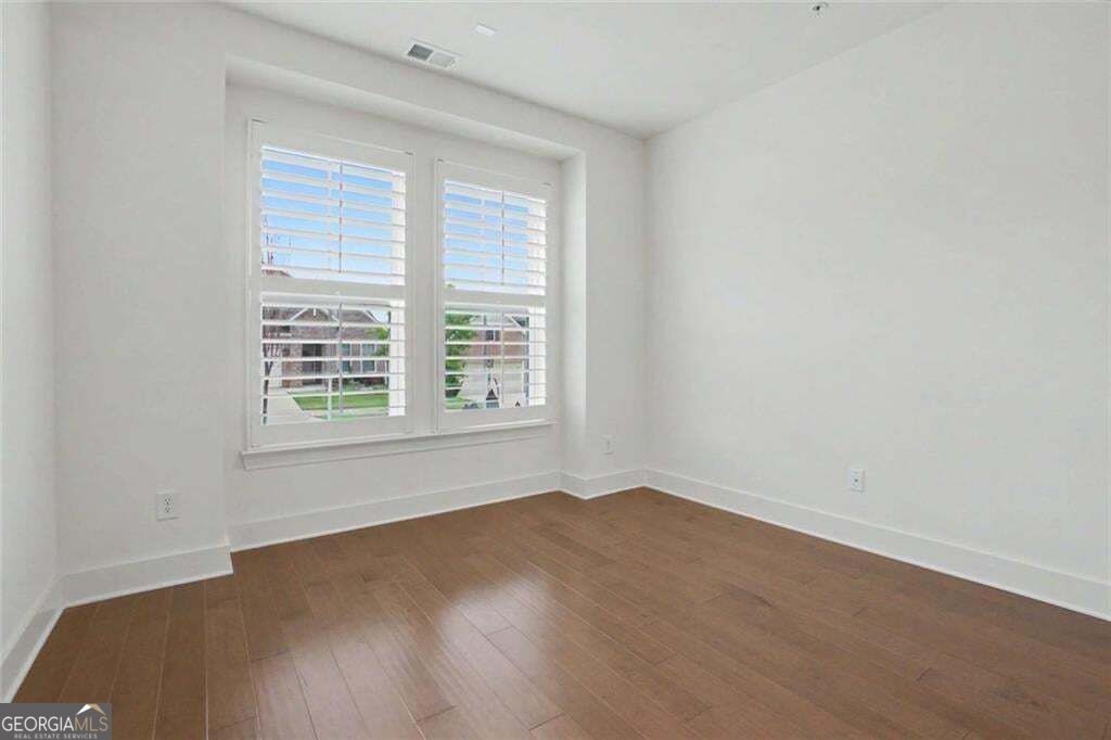 226 Floral Valley Drive Property Photo 28