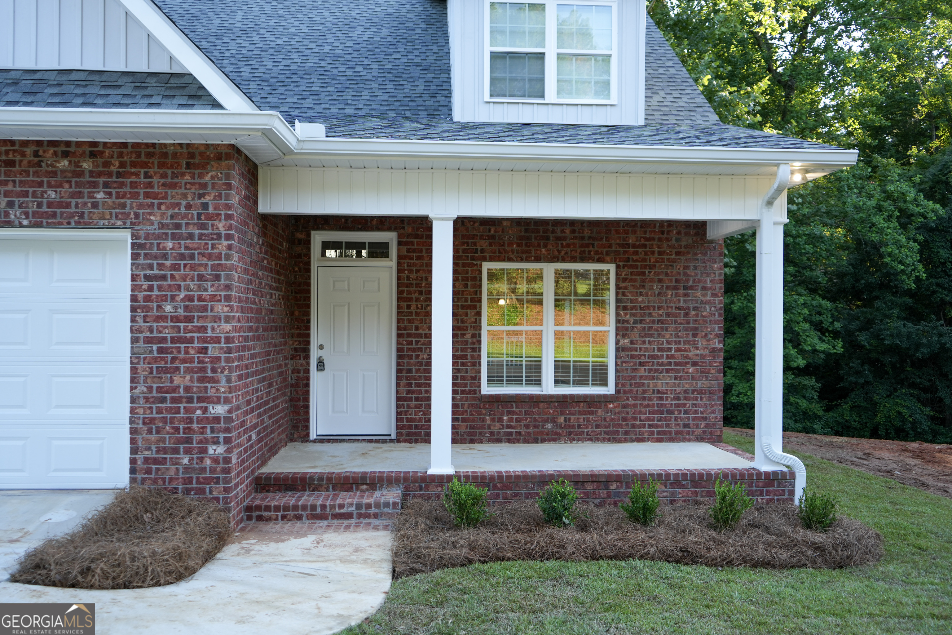 118 Fox Fire Court Property Photo 2