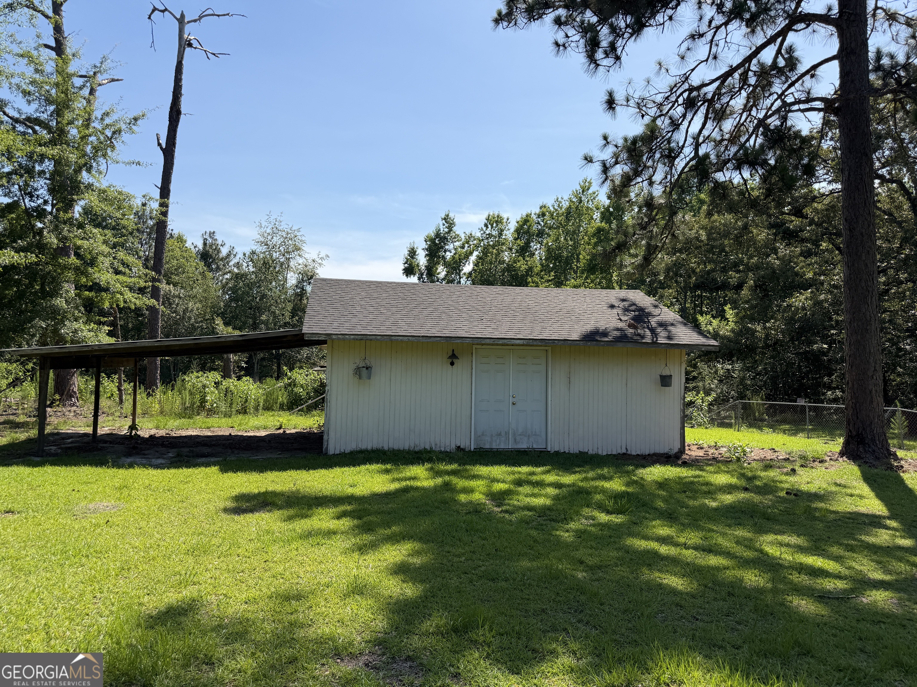 257 Lonnie Burke Road Property Photo 4