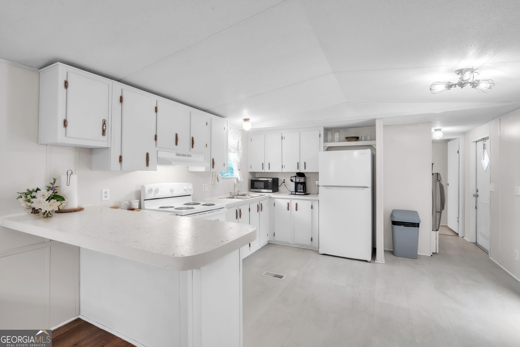 506 Charlies Creek Road Property Photo 10
