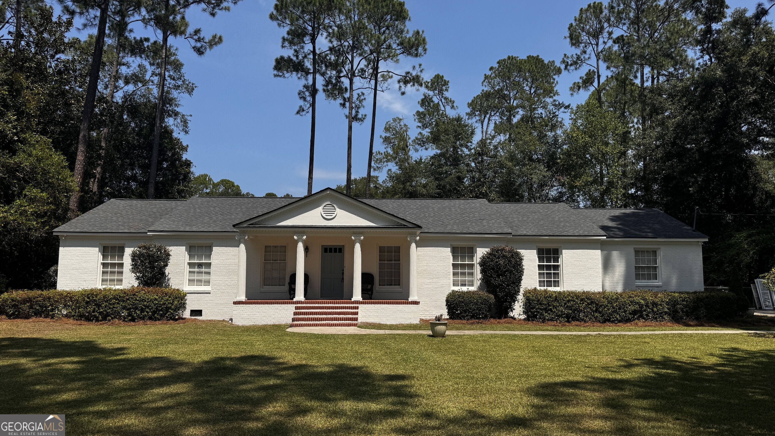 118 Woodlawn Drive Property Photo 1