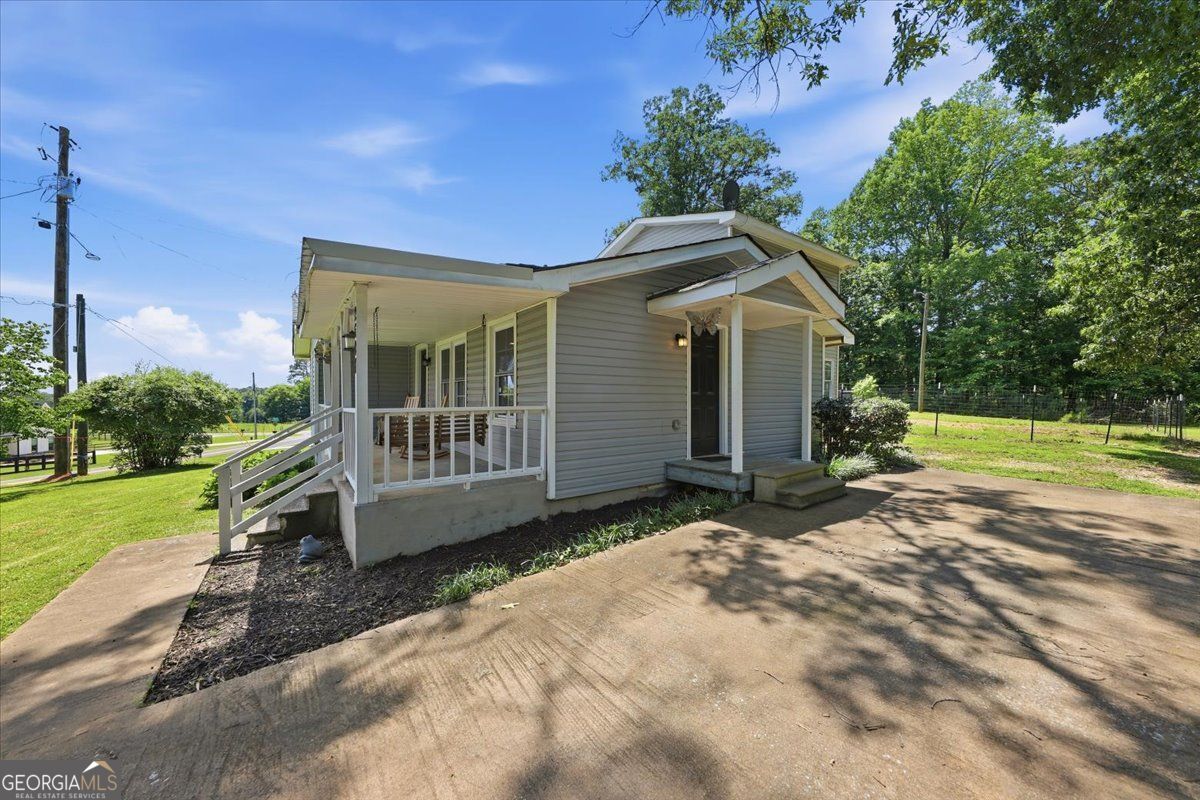 2607 Cochran Road Property Photo 2