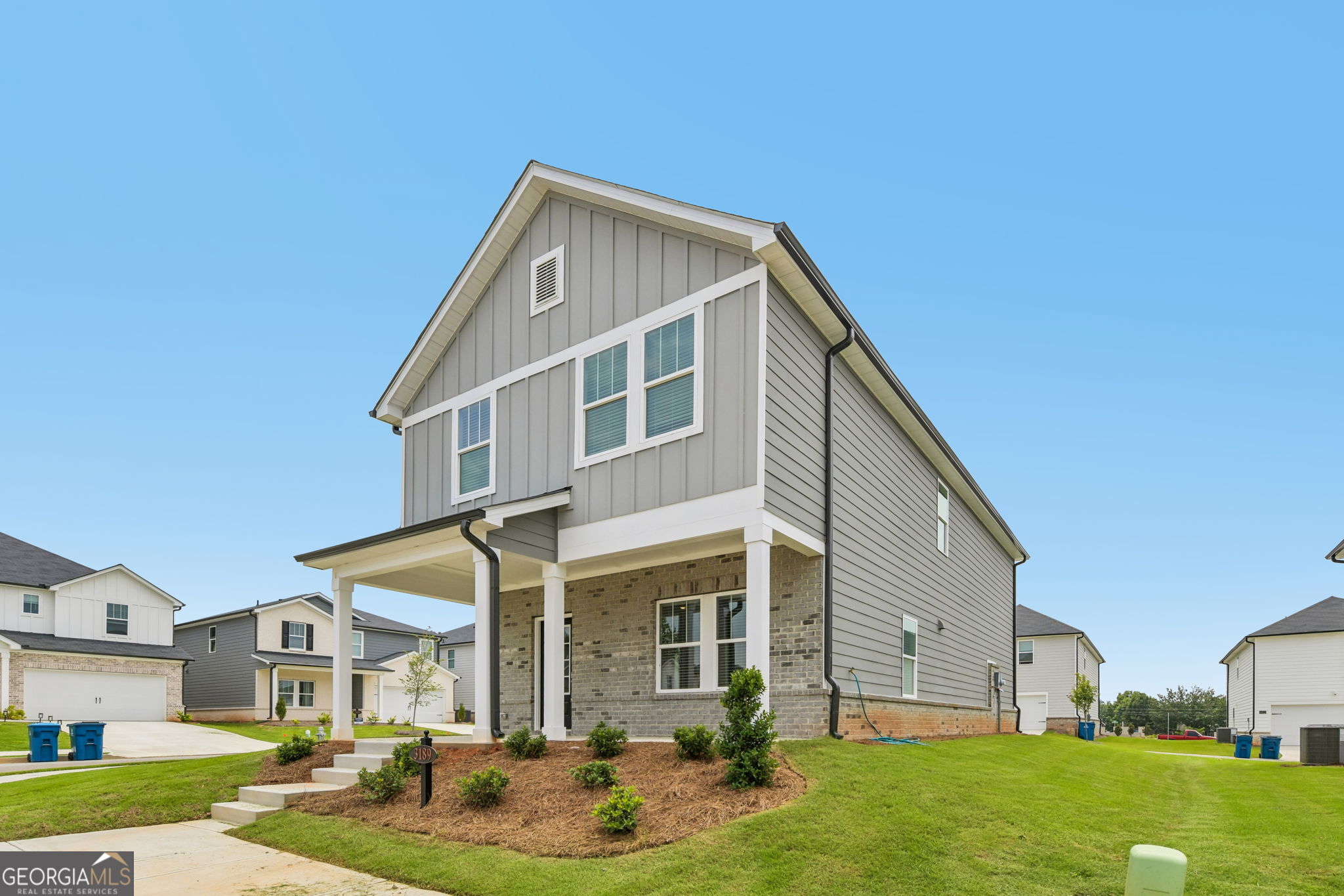 3189 Misty Springs Path Property Photo 4