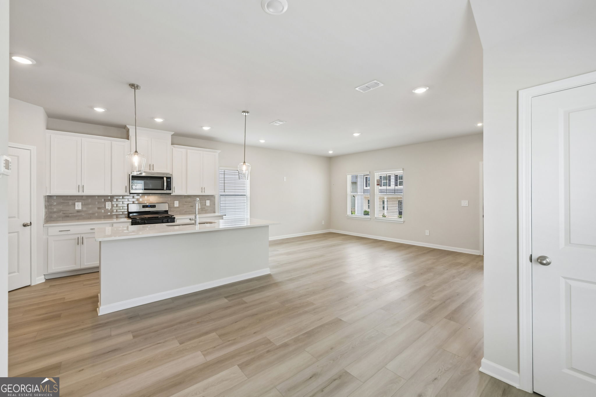 3189 Misty Springs Path Property Photo 14