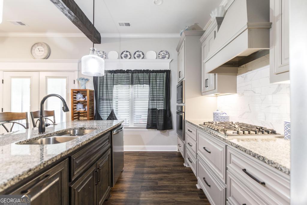 374 Carrick Way Property Photo 15