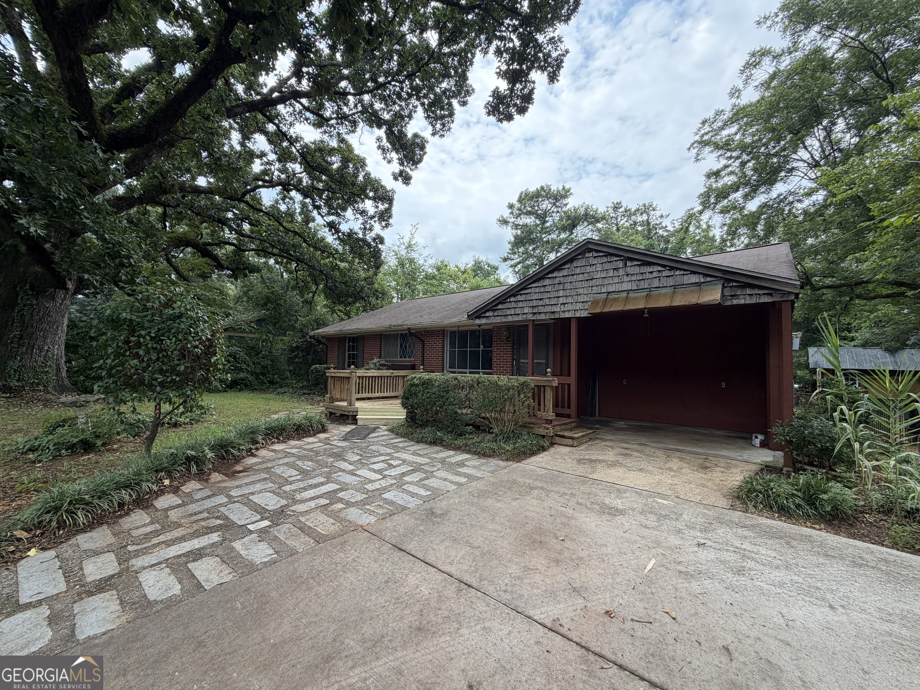 1054 College Station Road Property Photo 2