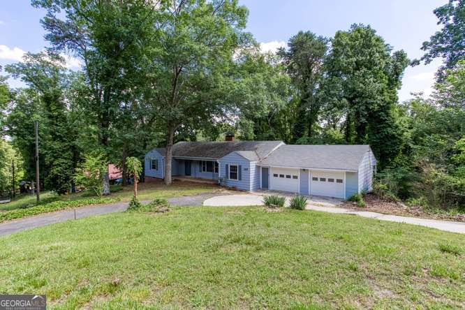 100 Ridgewood Drive Property Photo 2