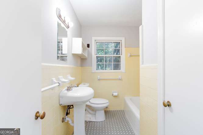 100 Ridgewood Drive Property Photo 16