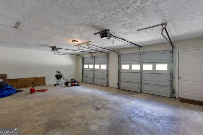 100 Ridgewood Drive Property Photo 28