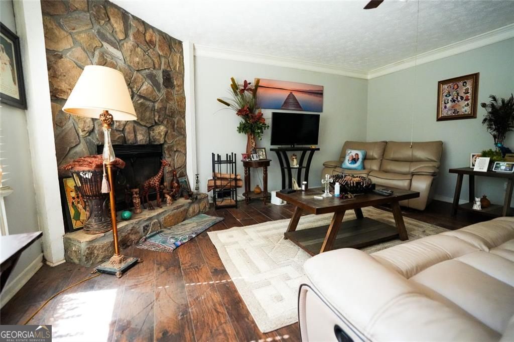 8265 Park Ridge Drive Property Photo 3