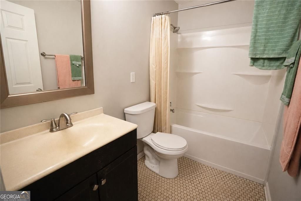 8265 Park Ridge Drive Property Photo 11