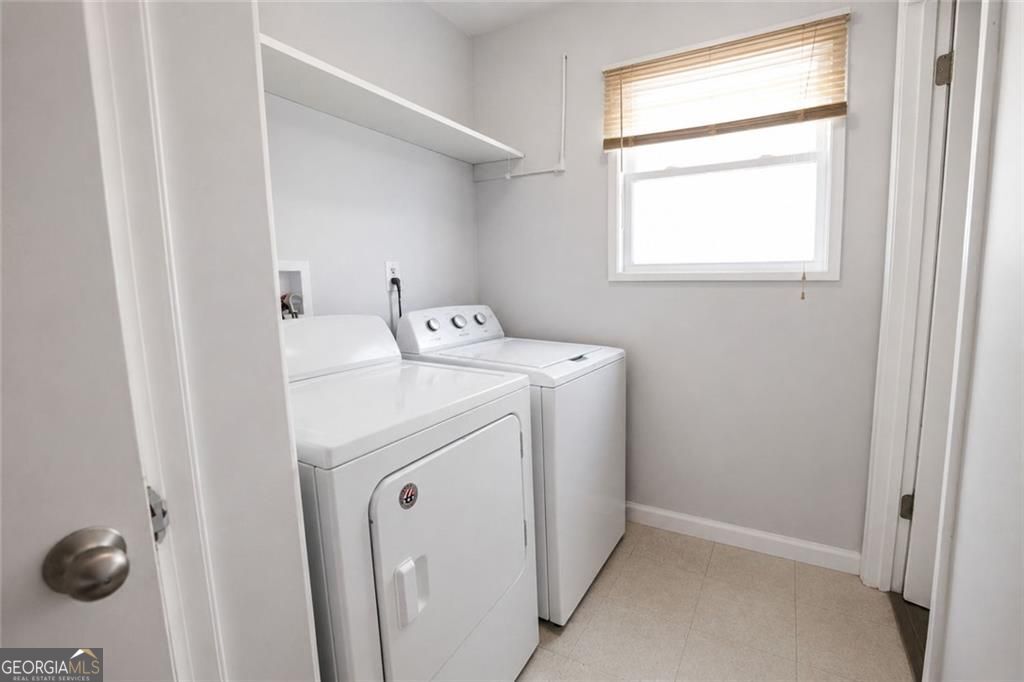 8265 Park Ridge Drive Property Photo 15