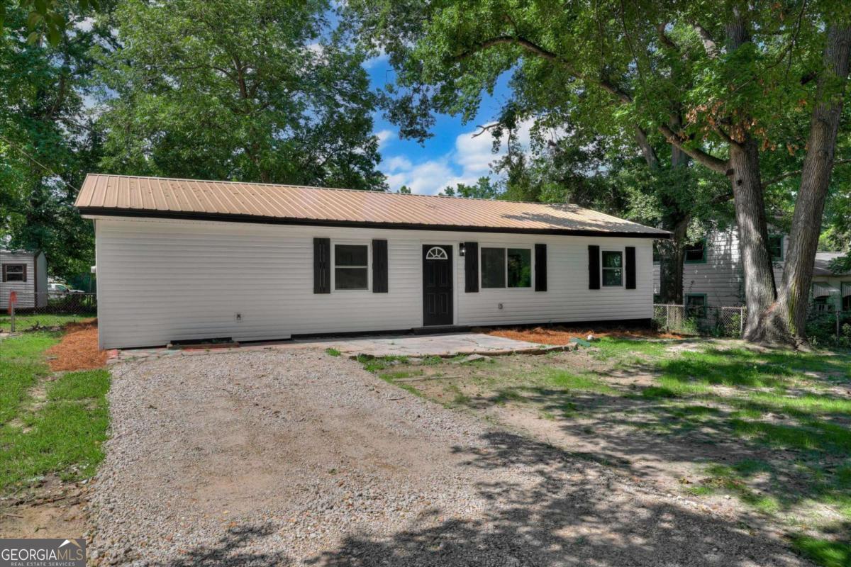 1704 Susan Circle Property Photo 3