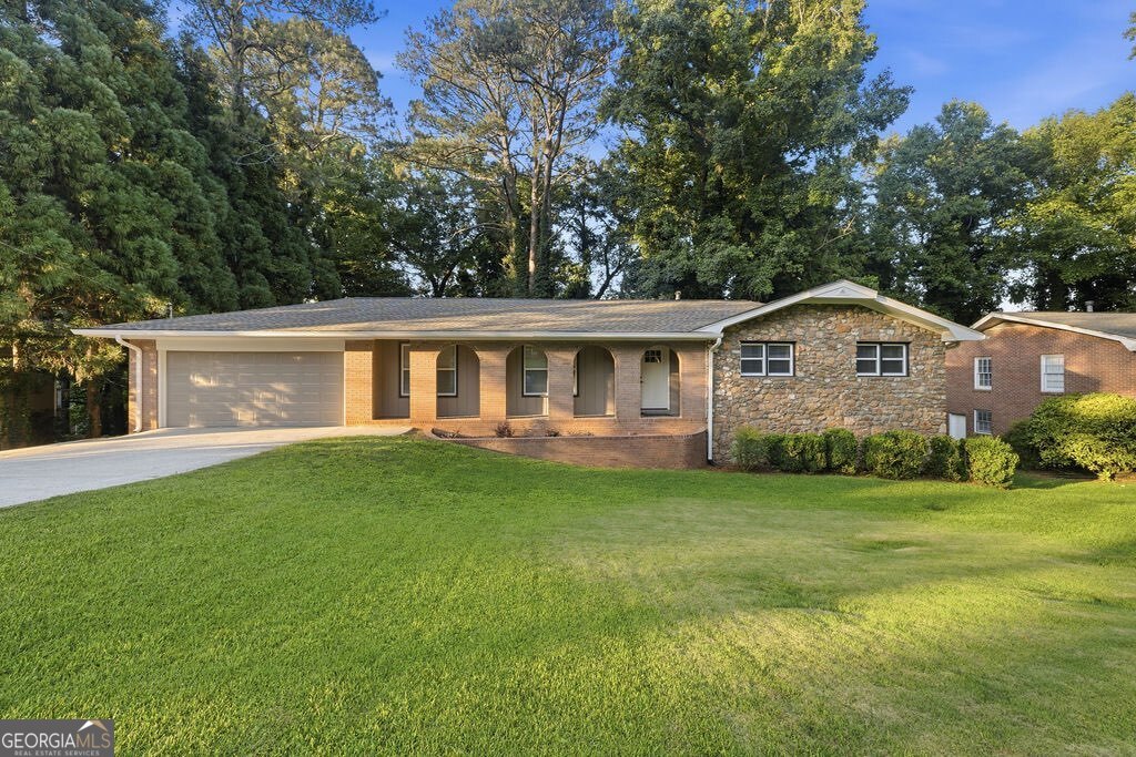 2042 Lake Lucerne Drive Sw Property Photo 1