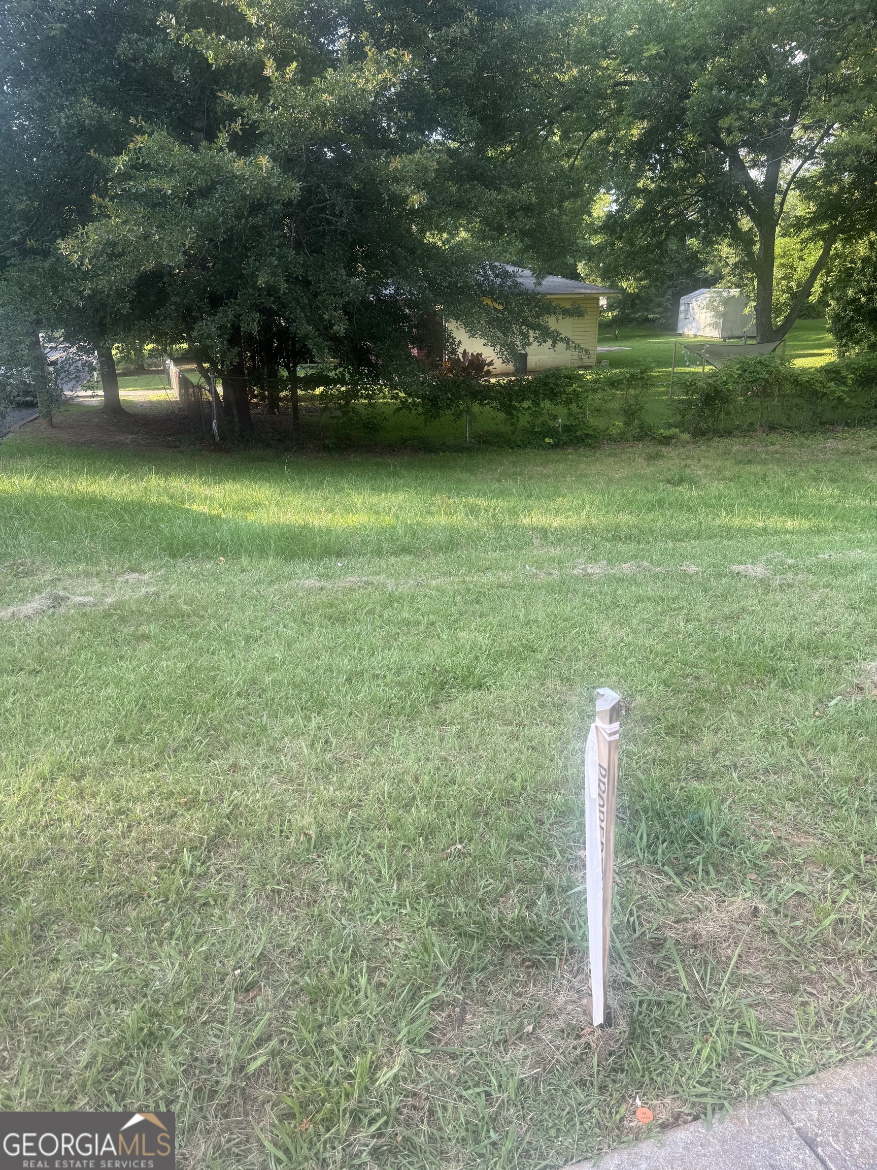 733 W Broad Street Property Photo 4