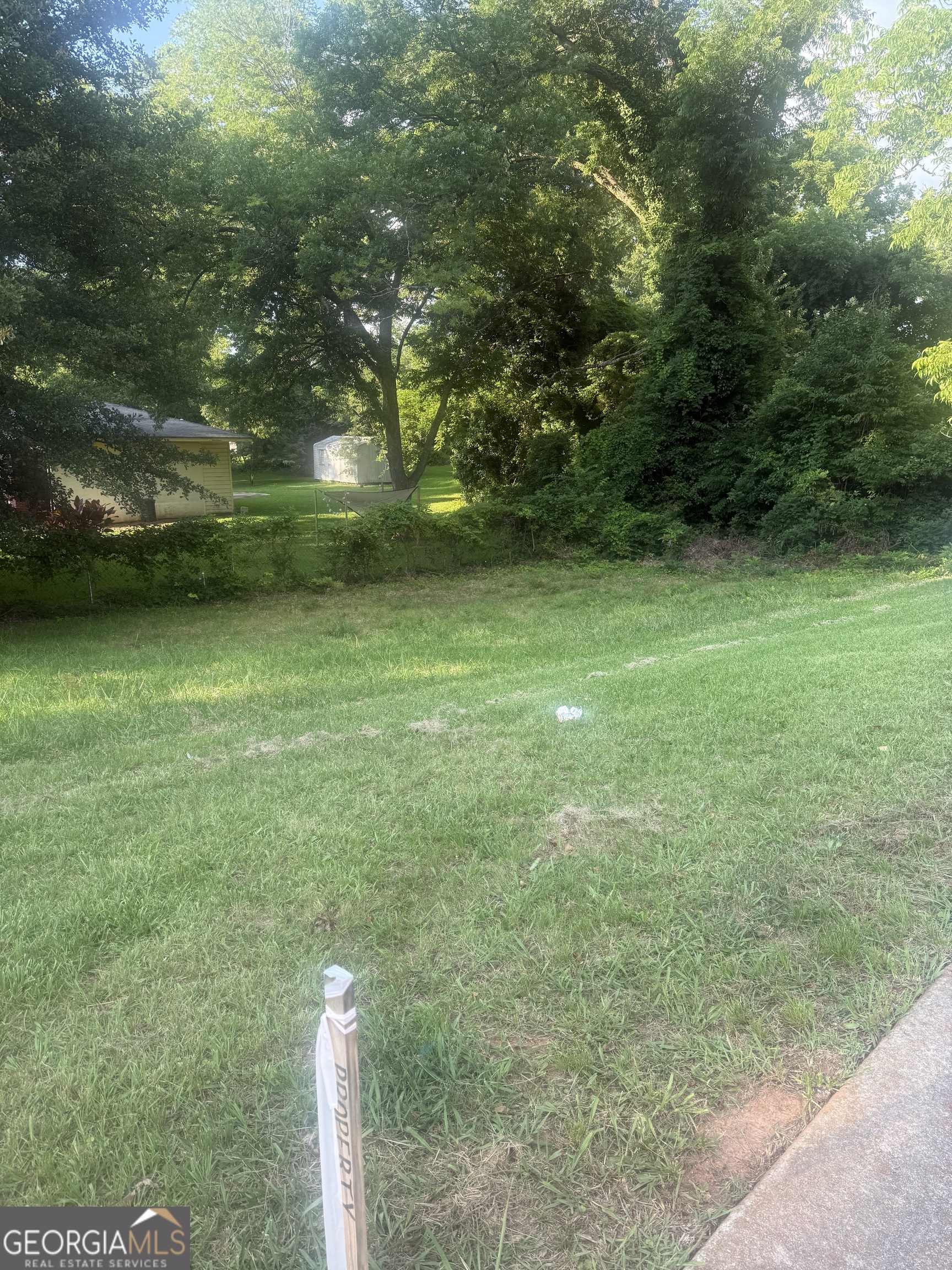 733 W Broad Street Property Photo 5