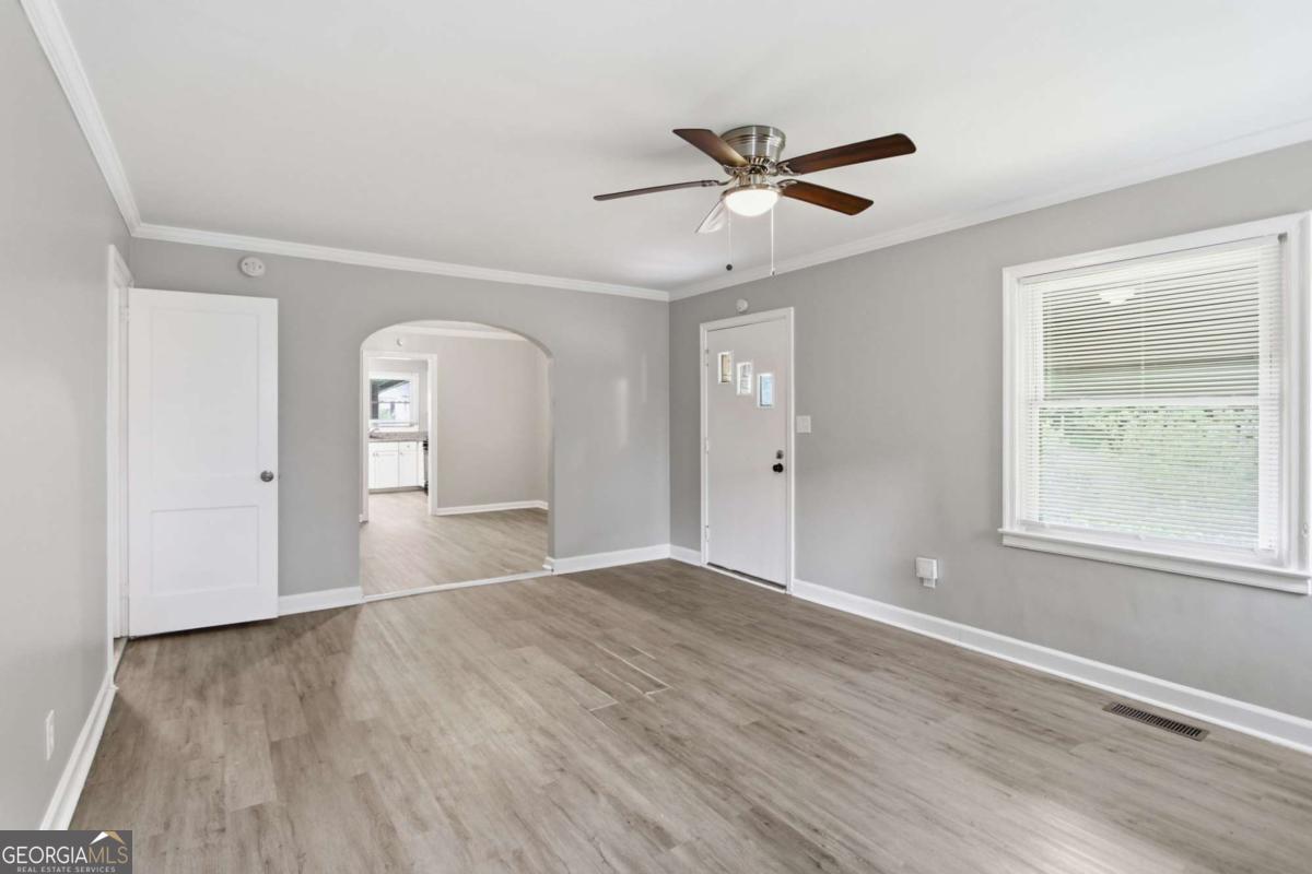 1036 Glendale Drive Property Photo 2