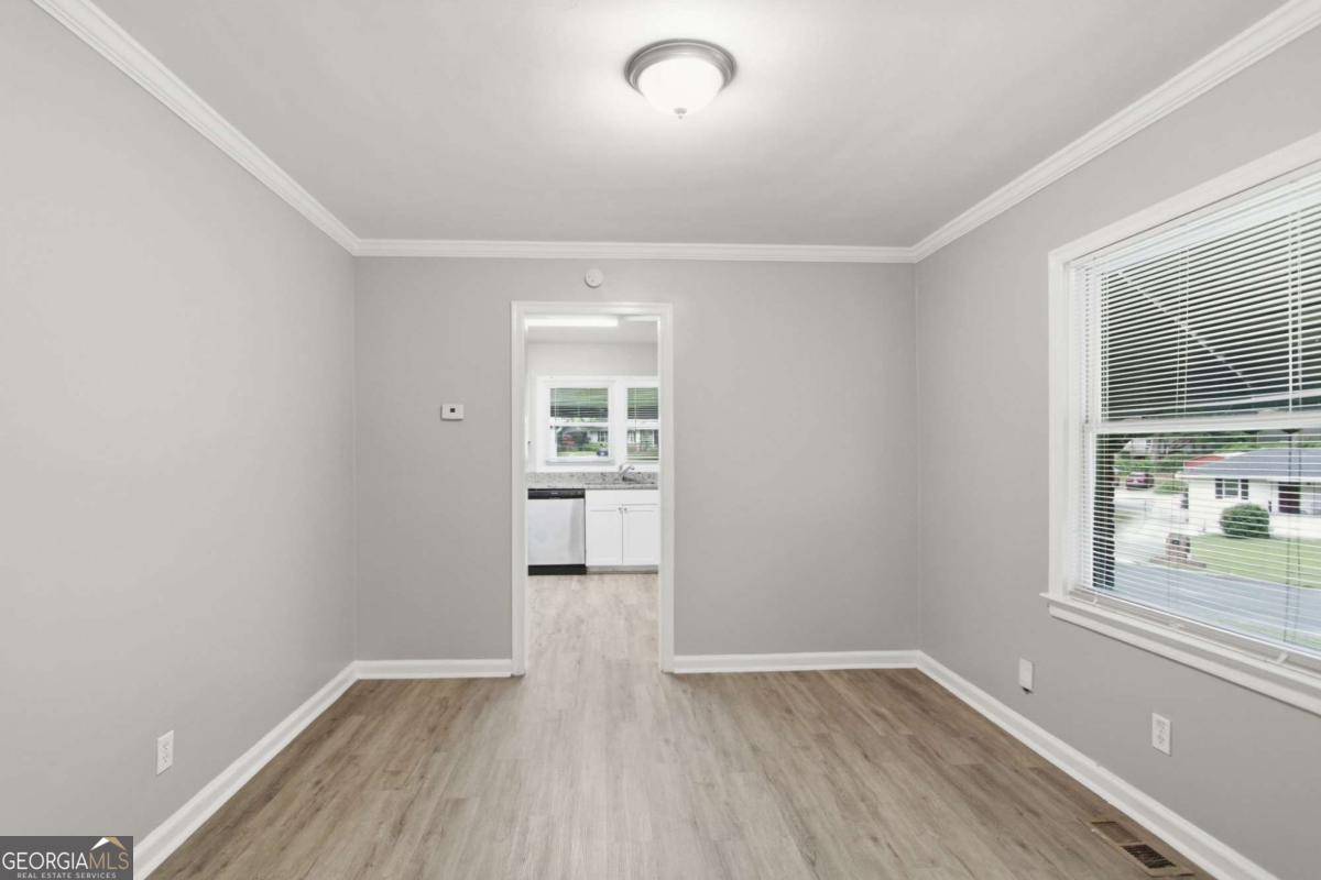 1036 Glendale Drive Property Photo 5