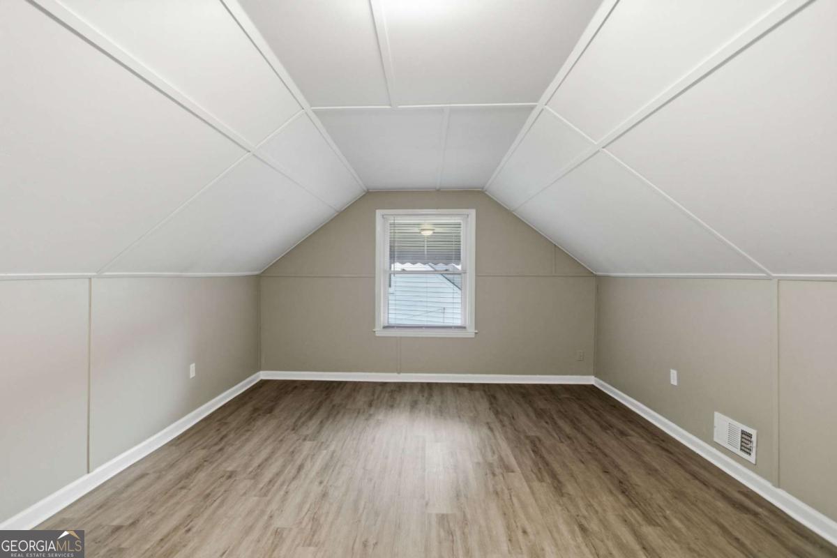 1036 Glendale Drive Property Photo 11