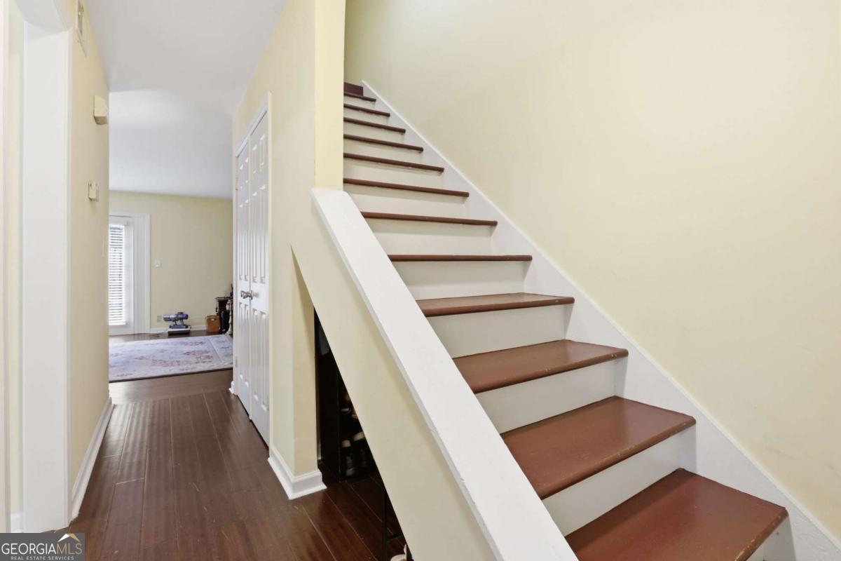 2524 Bradford Square Ne Property Photo 5