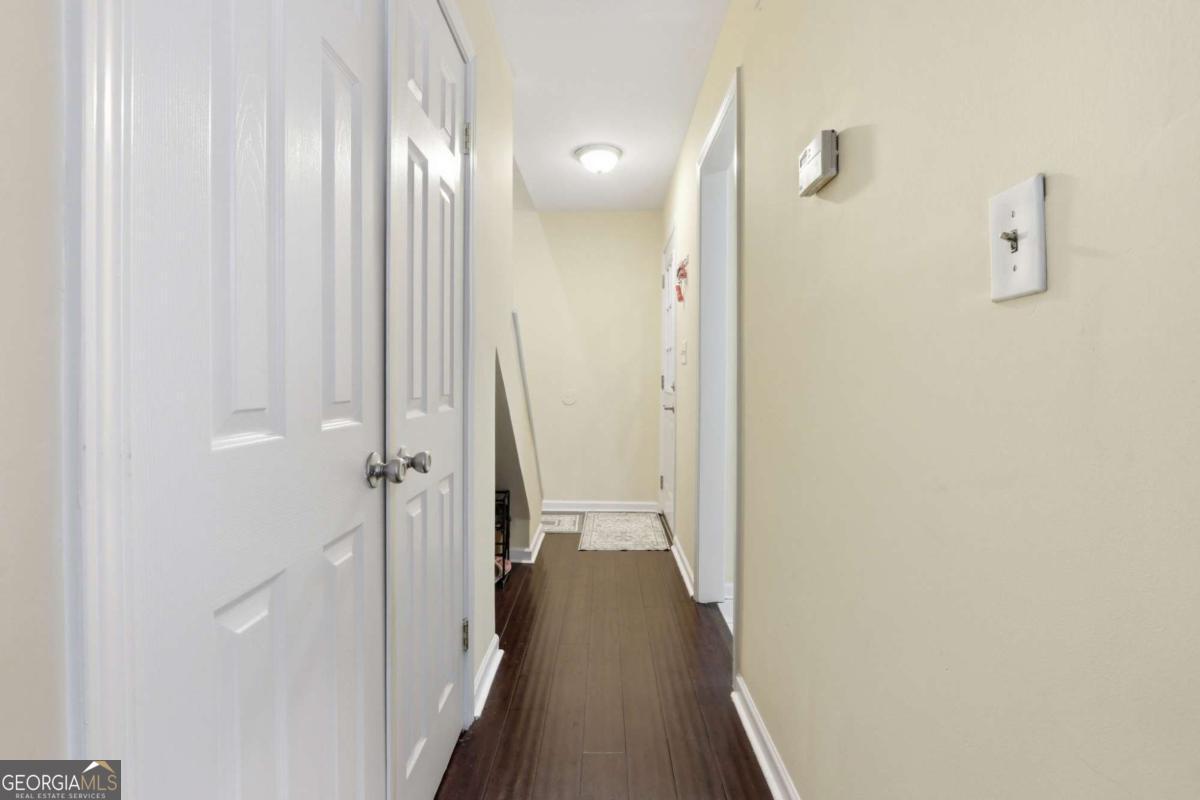 2524 Bradford Square Ne Property Photo 6