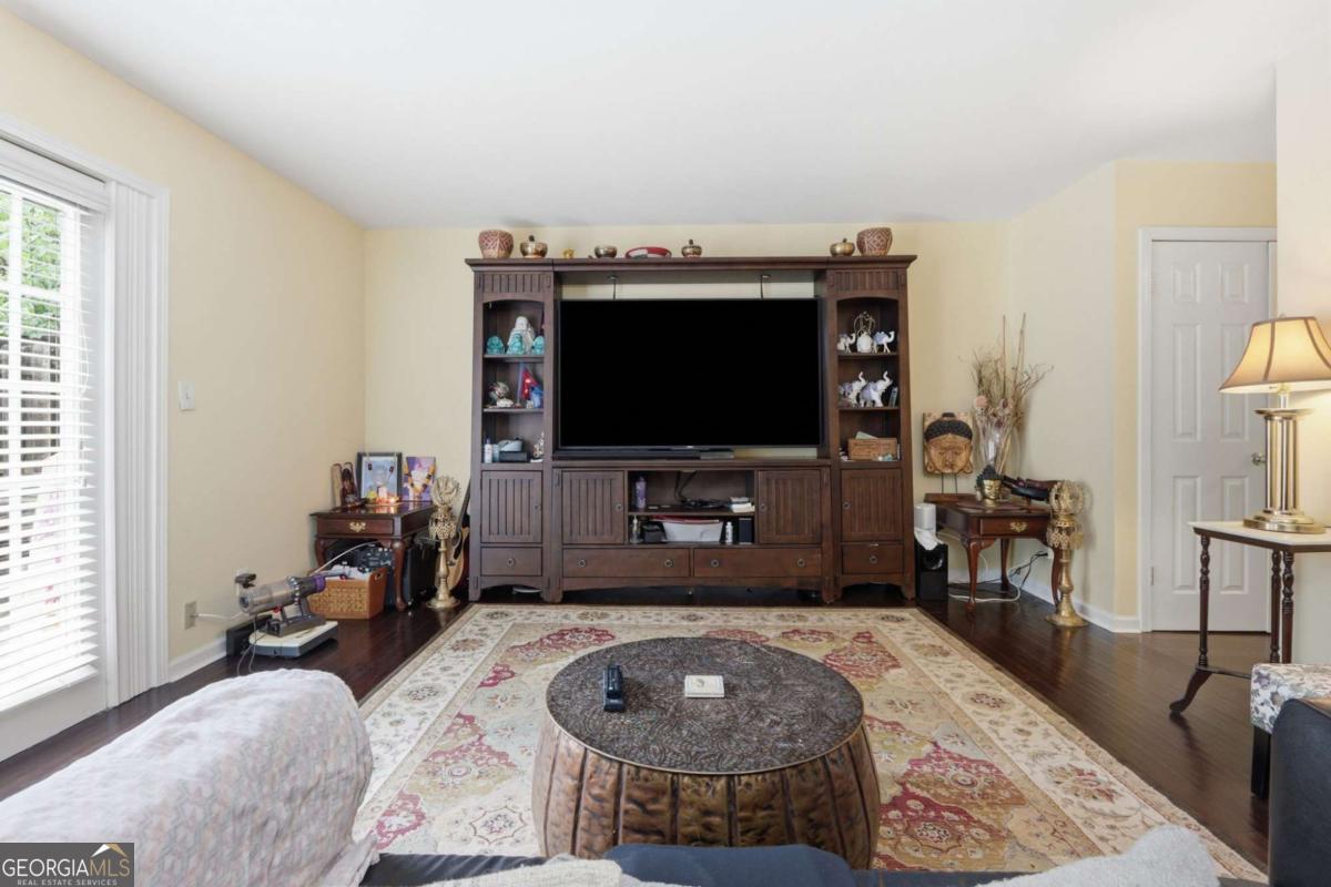 2524 Bradford Square Ne Property Photo 11