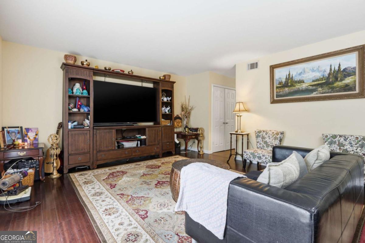 2524 Bradford Square Ne Property Photo 12
