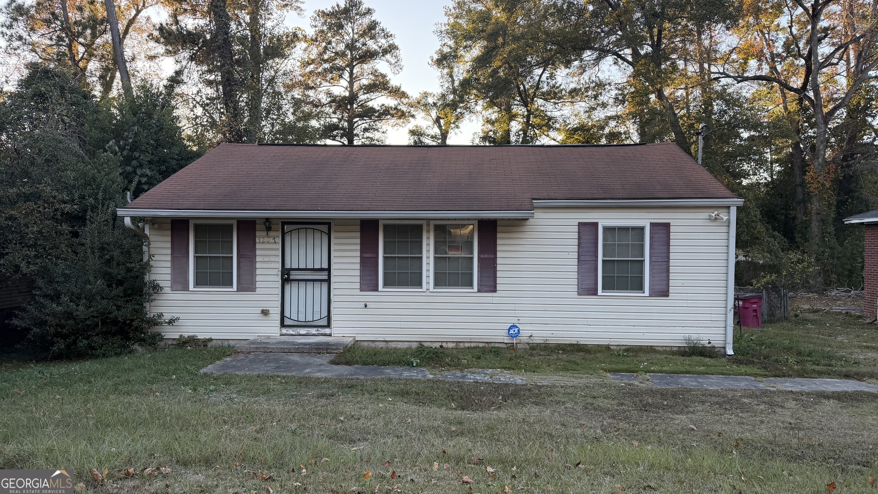 1207 Edna Place Property Photo 1
