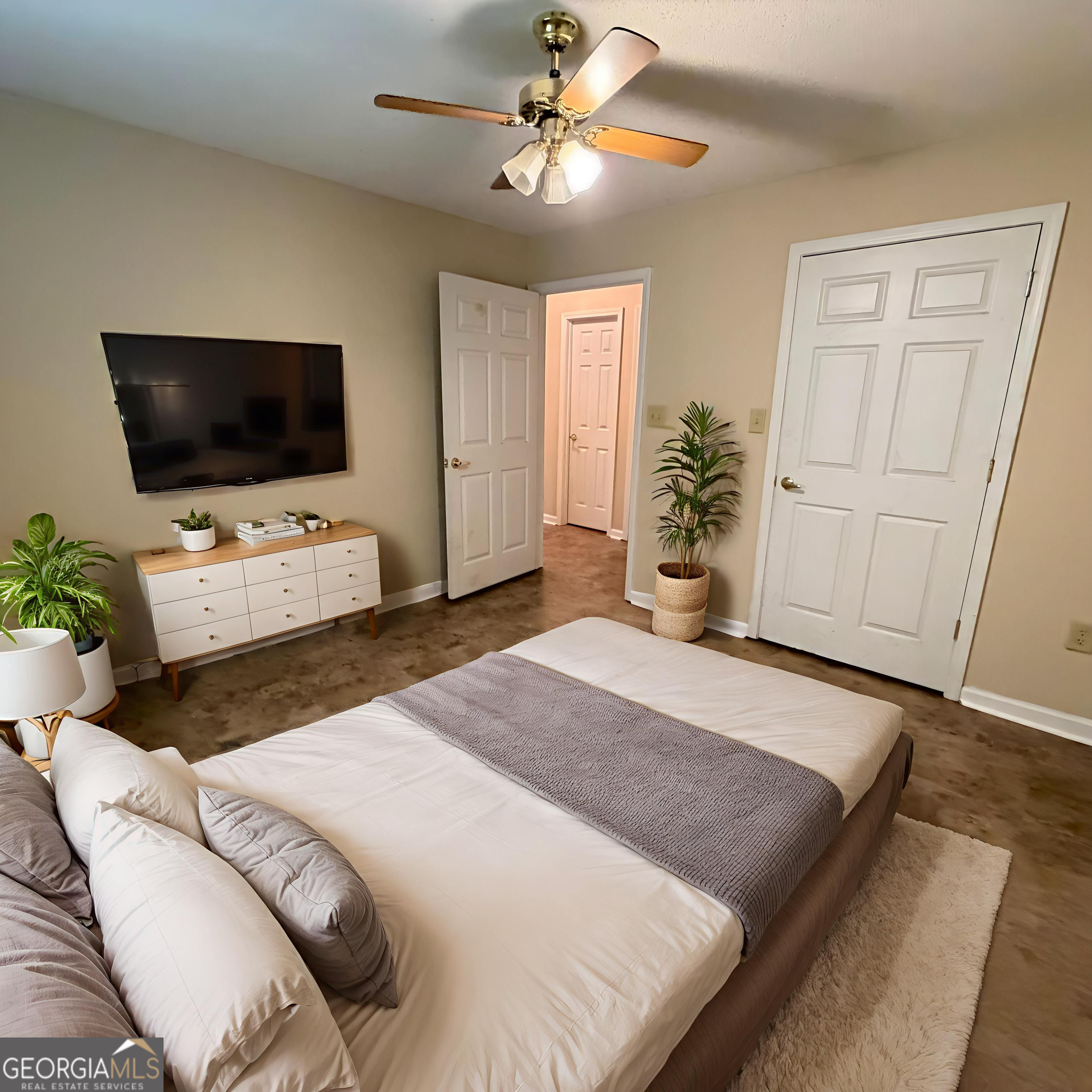 1207 Edna Place Property Photo 4